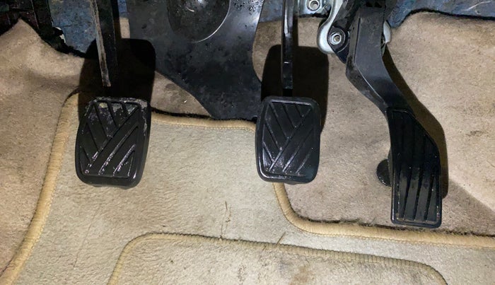 2015 Maruti Swift Dzire LXI (O), Petrol, Manual, 50,123 km, Pedals