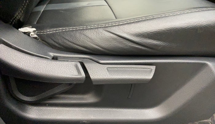2022 KIA SONET HTK PLUS 1.5, Diesel, Manual, 22,691 km, Driver Side Adjustment Panel