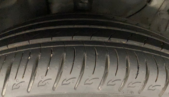 2022 KIA SONET HTK PLUS 1.5, Diesel, Manual, 22,691 km, Left Front Tyre Tread
