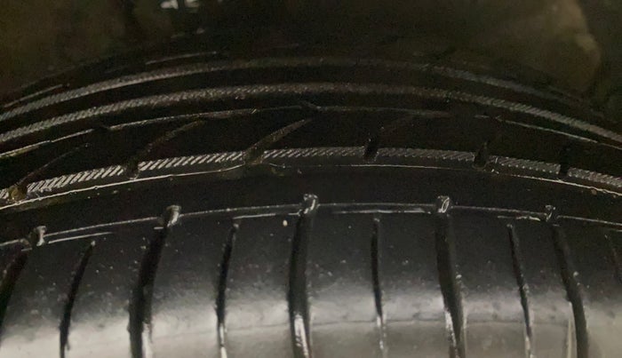 2016 Hyundai Verna 1.6 VTVT SX, Petrol, Manual, 82,845 km, Right Front Tyre Tread