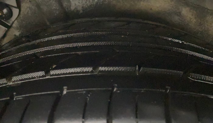 2016 Hyundai Verna 1.6 VTVT SX, Petrol, Manual, 82,845 km, Right Rear Tyre Tread