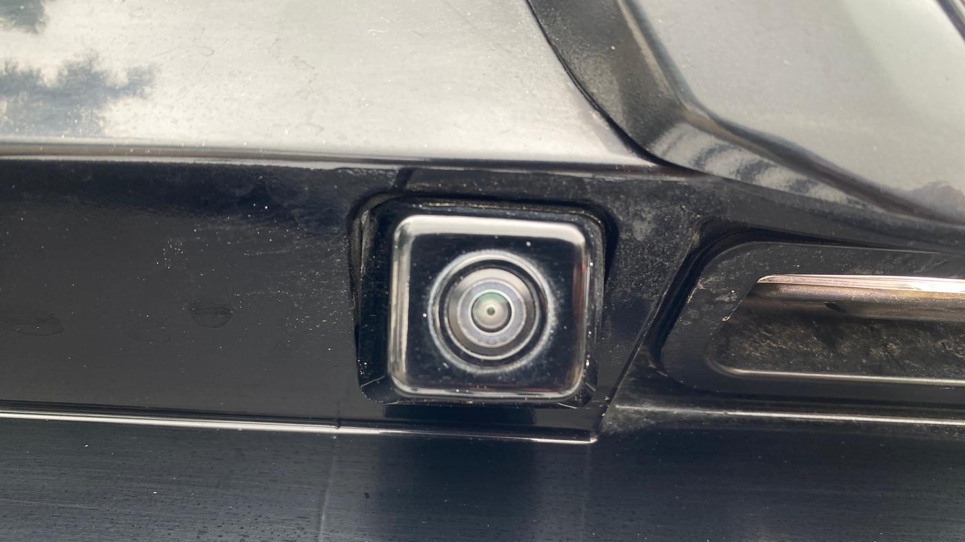 2024 Mahindra XUV700 AX 7 Luxury Pack Petrol AT 6 STR, Petrol, Automatic, 27,909 km, Parking Camera