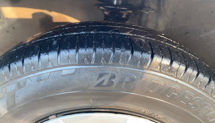2017 Maruti Alto 800 LXI, CNG, Manual, 75,513 km, Left Front Tyre Tread