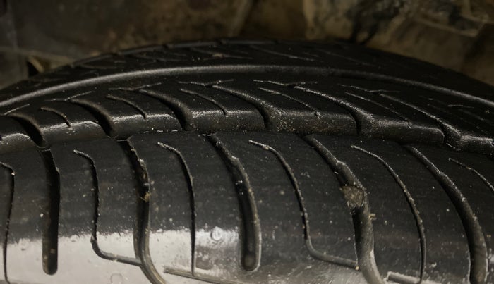 2011 Hyundai i10 SPORTZ 1.2 AT KAPPA2, Petrol, Automatic, 61,784 km, Left Front Tyre Tread