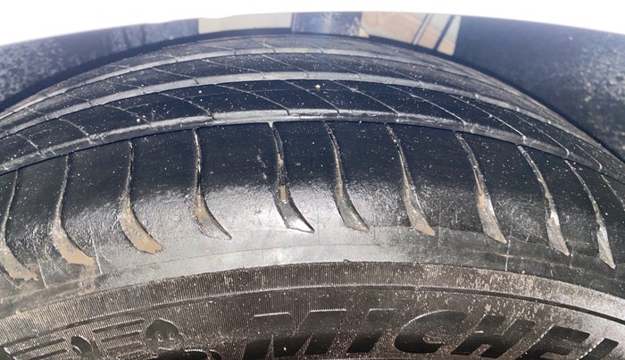 2023 Volkswagen VIRTUS GT PLUS TSI 1.5 EVO DSG, Petrol, Automatic, 77,010 km, Left Front Tyre Tread