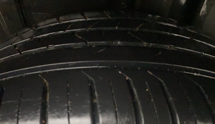 2022 Volkswagen VIRTUS GT PLUS TSI 1.5 EVO DSG, Petrol, Automatic, 16,677 km, Left Rear Tyre Tread