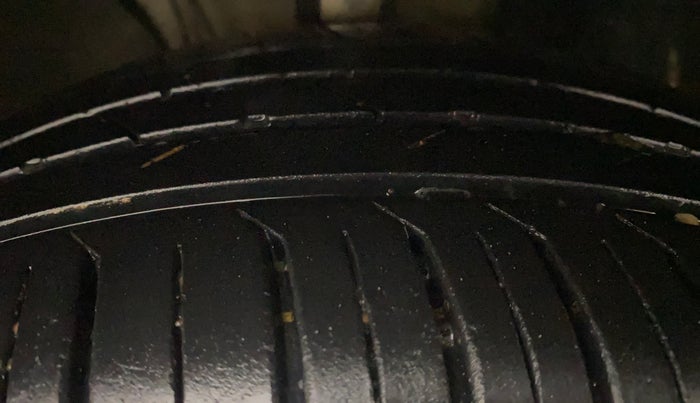 2022 Volkswagen VIRTUS GT PLUS TSI 1.5 EVO DSG, Petrol, Automatic, 16,677 km, Right Front Tyre Tread