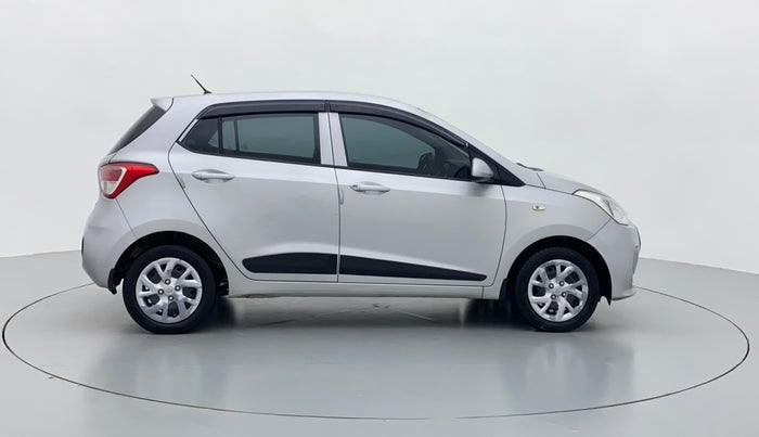 2017 Hyundai Grand i10 MAGNA 1.2 KAPPA VTVT, Petrol, Manual, 63,788 km, Right Side View