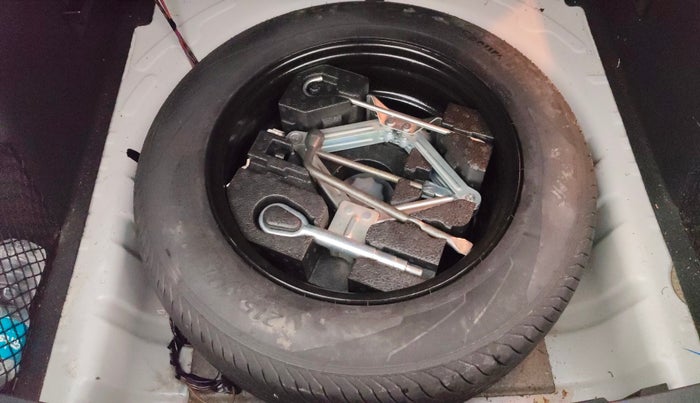 2022 MG ASTOR SUPER 1.5 MT, Petrol, Manual, 36,542 km, Spare Tyre