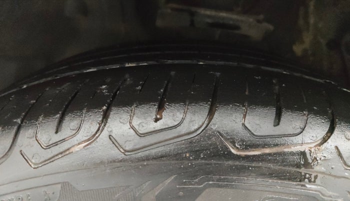 2022 MG ASTOR SUPER 1.5 MT, Petrol, Manual, 36,542 km, Left Front Tyre Tread