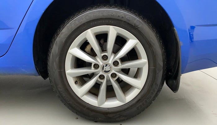 2015 Skoda Octavia ELEGANCE 2.0 TDI CR AT, Diesel, Automatic, 82,815 km, Left Rear Wheel