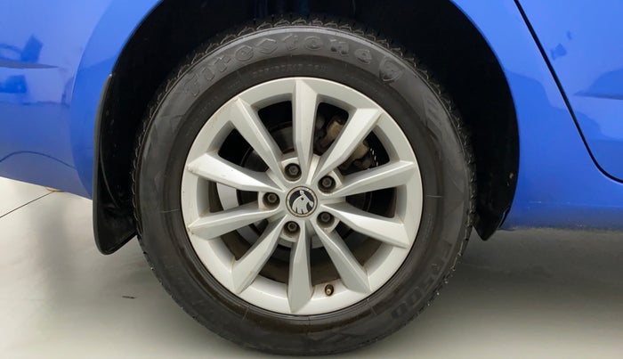 2015 Skoda Octavia ELEGANCE 2.0 TDI CR AT, Diesel, Automatic, 82,815 km, Right Rear Wheel