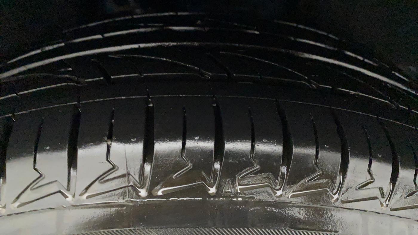 2015 Skoda Octavia ELEGANCE 2.0 TDI CR AT, Diesel, Automatic, 82,815 km, Right Front Tyre Tread