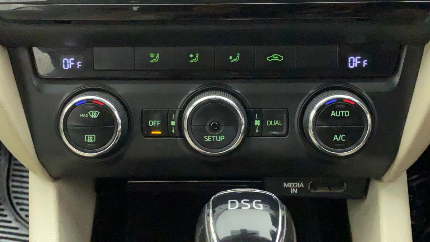 2015 Skoda Octavia ELEGANCE 2.0 TDI CR AT, Diesel, Automatic, 82,815 km, Automatic Climate Control