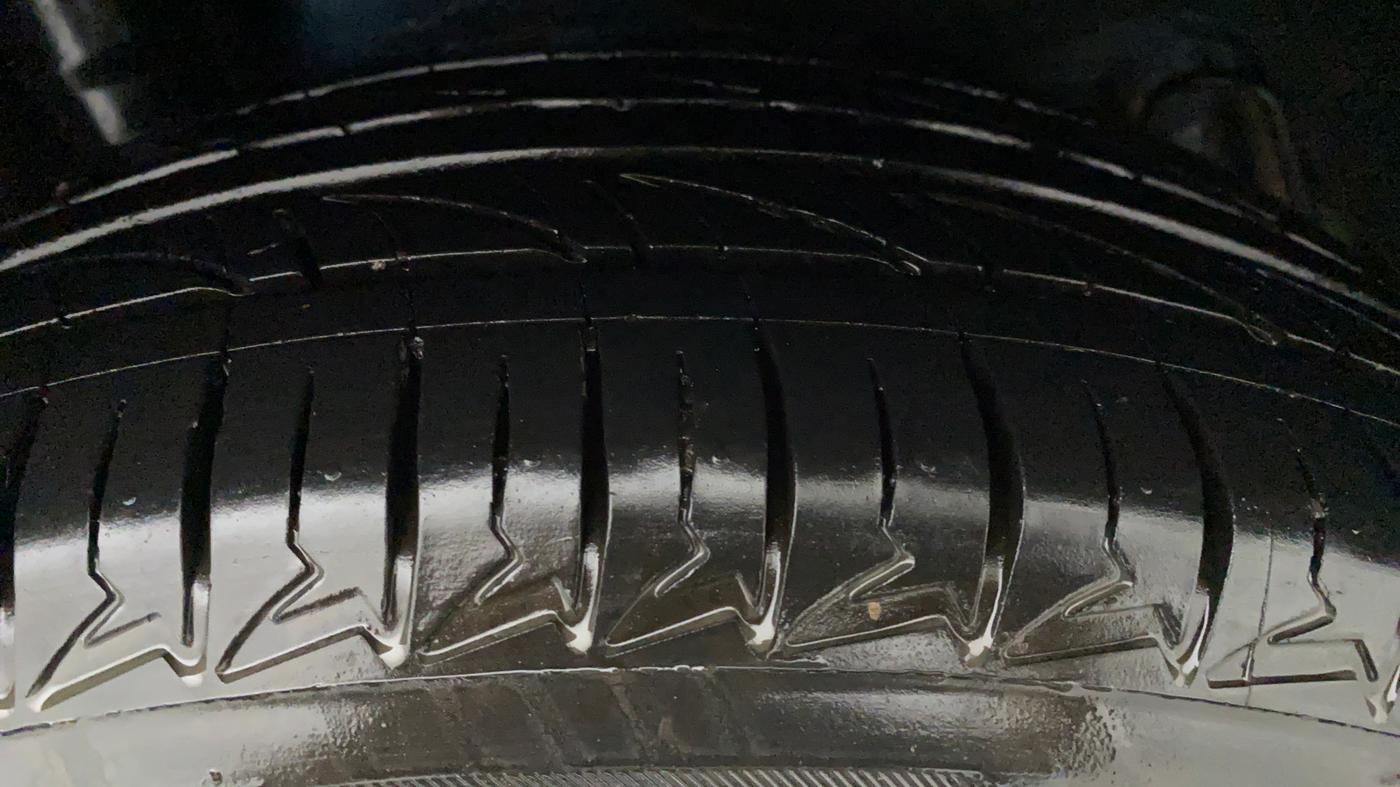 2015 Skoda Octavia ELEGANCE 2.0 TDI CR AT, Diesel, Automatic, 82,815 km, Left Front Tyre Tread