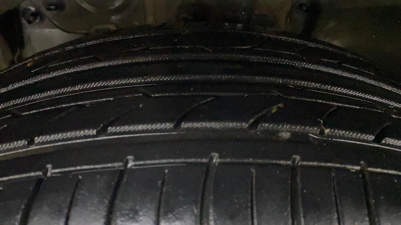 2019 Nissan Kicks XV DIESEL, Diesel, Manual, 41,552 km, Left Front Tyre Tread