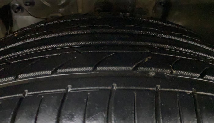 2019 Nissan Kicks XV DIESEL, Diesel, Manual, 41,552 km, Left Front Tyre Tread