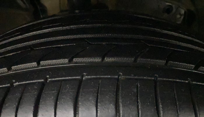 2019 Nissan Kicks XV DIESEL, Diesel, Manual, 41,552 km, Right Front Tyre Tread