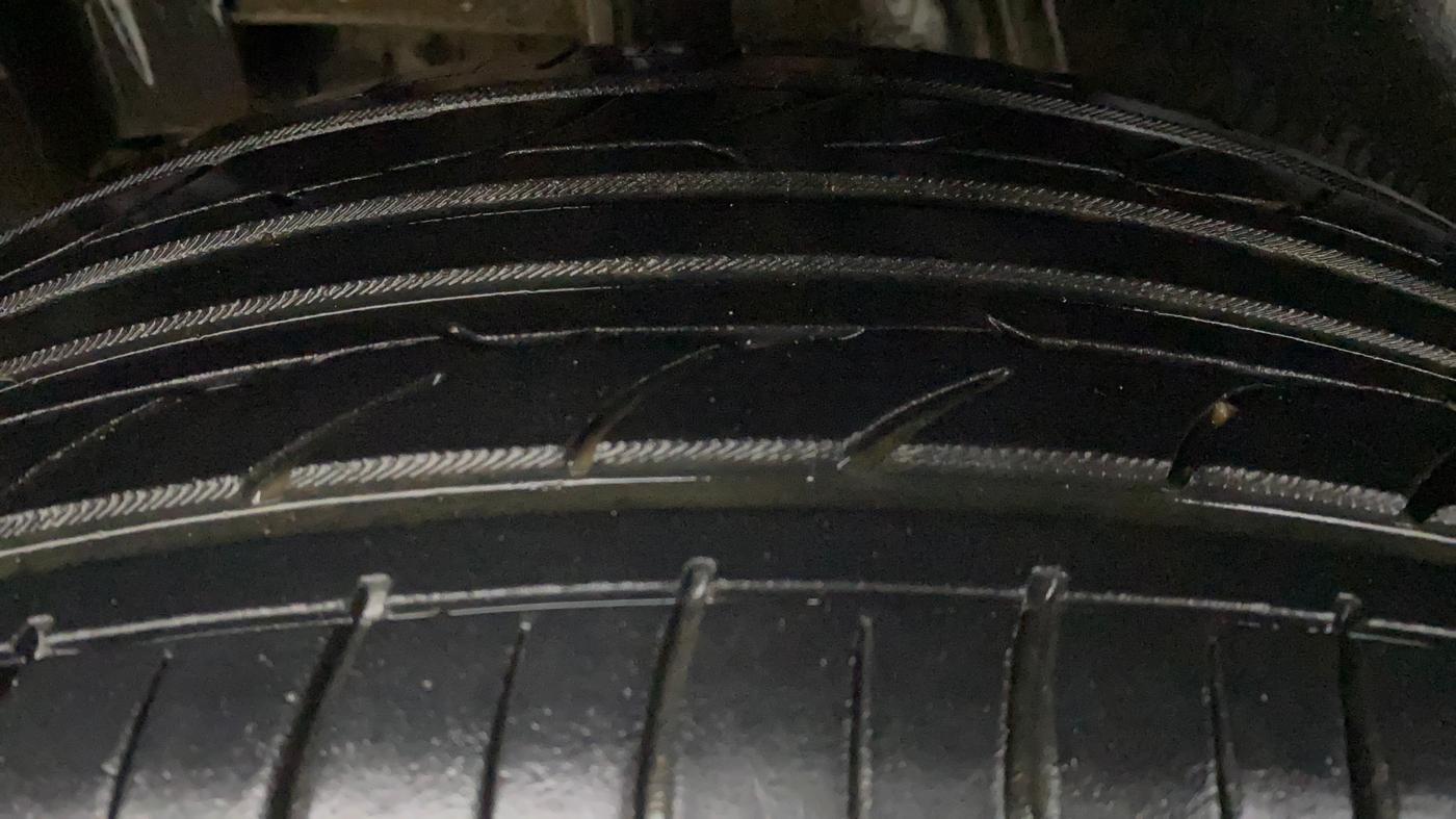 2019 Nissan Kicks XV DIESEL, Diesel, Manual, 41,552 km, Right Rear Tyre Tread