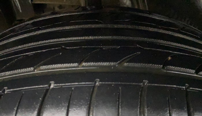 2019 Nissan Kicks XV DIESEL, Diesel, Manual, 41,552 km, Right Rear Tyre Tread