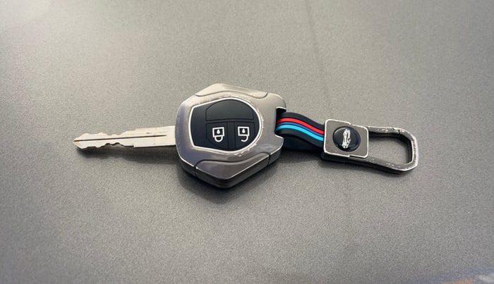 2021 Maruti Swift VXI, Petrol, Manual, 1,07,898 km, Key Close Up