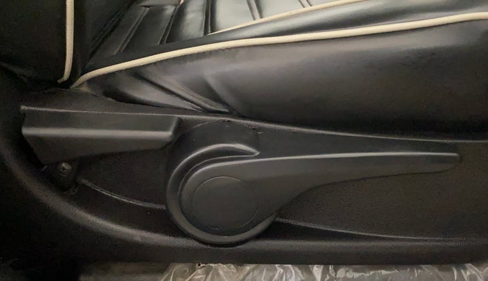 2019 Tata Tiago XZA PLUS PETROL, CNG, Automatic, 37,176 km, Driver Side Adjustment Panel