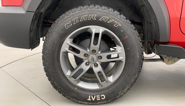 2022 Mahindra Thar LX PETROL HT 4WD AT, Petrol, Automatic, 9,448 km, Right Rear Wheel