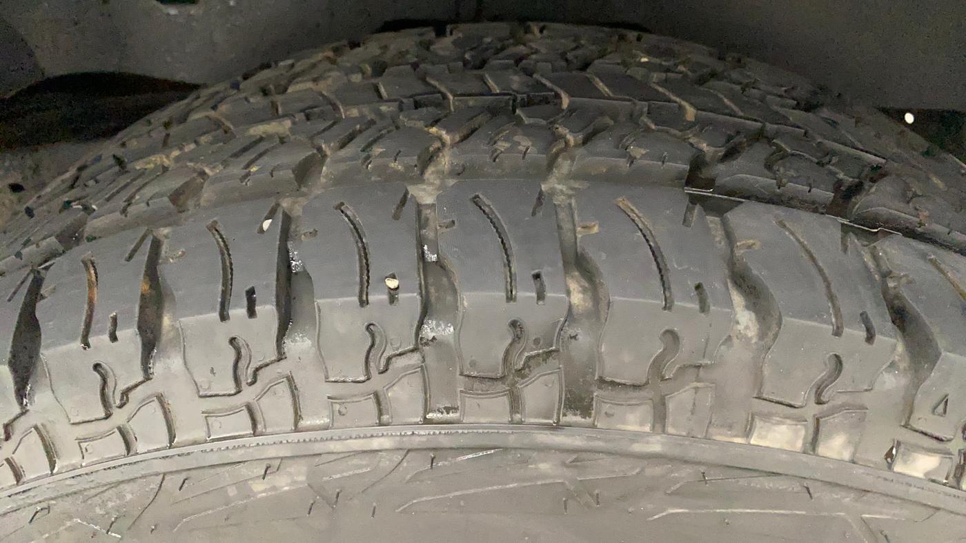 2022 Mahindra Thar LX PETROL HT 4WD AT, Petrol, Automatic, 9,448 km, Left Rear Tyre Tread