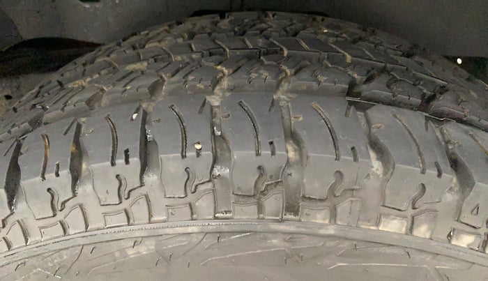 2022 Mahindra Thar LX PETROL HT 4WD AT, Petrol, Automatic, 9,448 km, Left Rear Tyre Tread