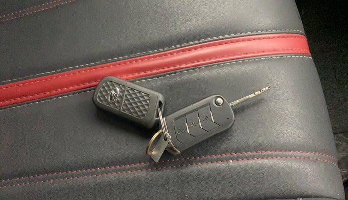 2021 Mahindra Thar LX PETROL HT 4WD AT, Petrol, Automatic, 37,111 km, Key Close Up