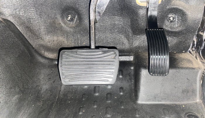 2021 Mahindra Thar LX PETROL HT 4WD AT, Petrol, Automatic, 37,111 km, Pedals