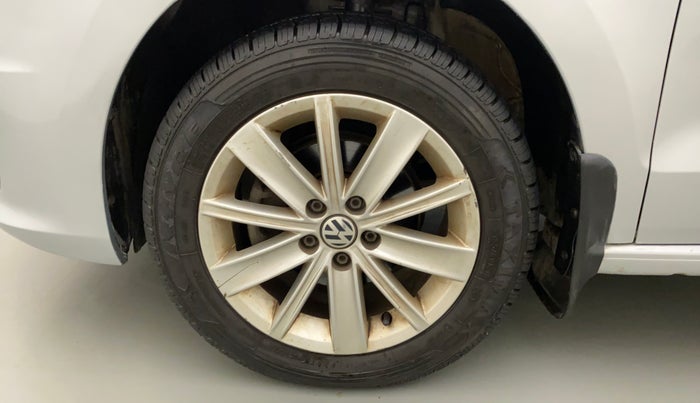 2016 Volkswagen Vento HIGHLINE PETROL AT, Petrol, Automatic, 64,763 km, Left Front Wheel