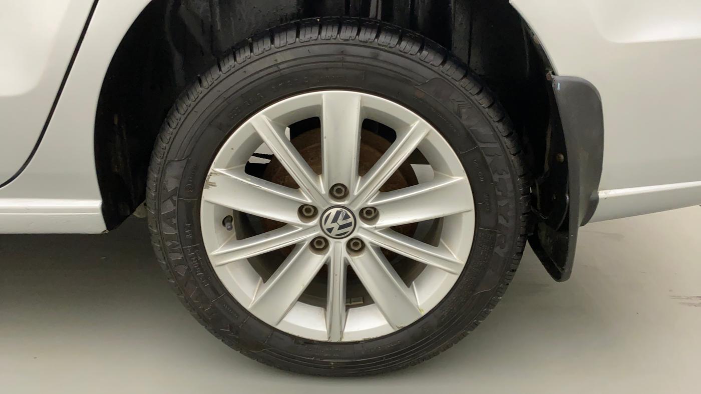 2016 Volkswagen Vento HIGHLINE PETROL AT, Petrol, Automatic, 64,763 km, Left Rear Wheel