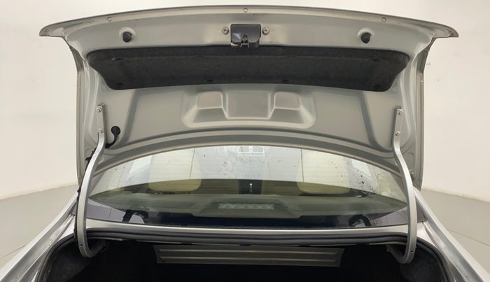2016 Volkswagen Vento HIGHLINE PETROL AT, Petrol, Automatic, 64,763 km, Boot Door Open