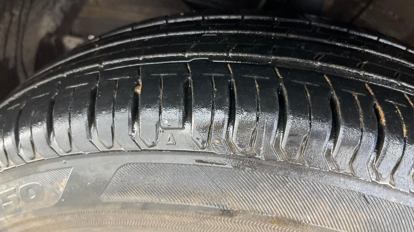 2020 Maruti Swift VXI, Petrol, Manual, 23,582 km, Left Front Tyre Tread