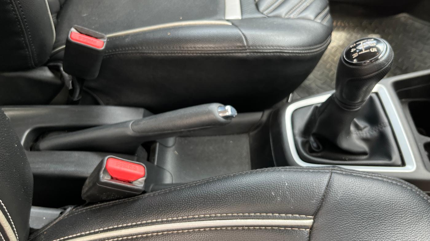 2020 Maruti Swift VXI, Petrol, Manual, 23,582 km, Gear Lever