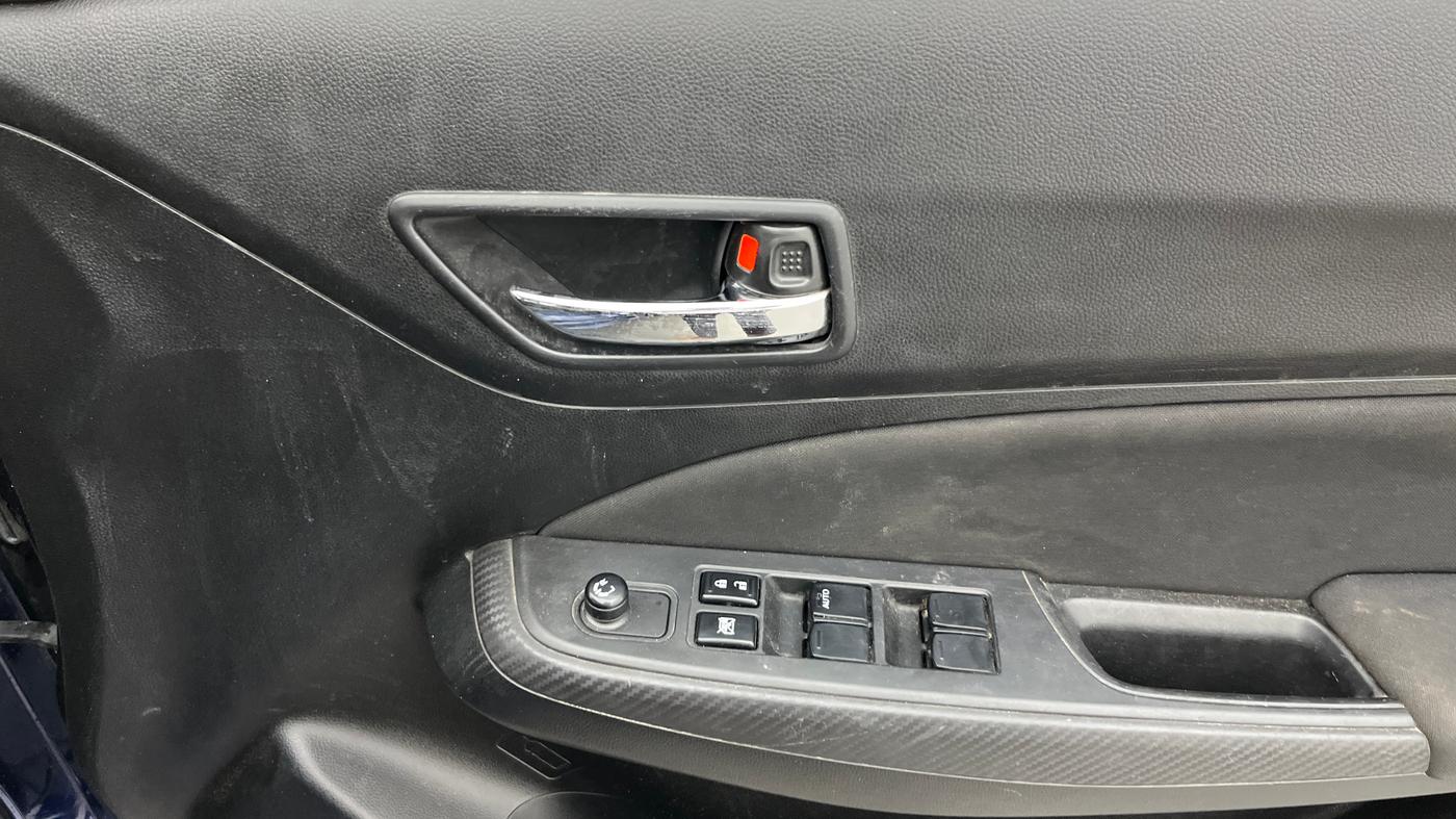 2020 Maruti Swift VXI, Petrol, Manual, 23,582 km, Driver Side Door Panels Control