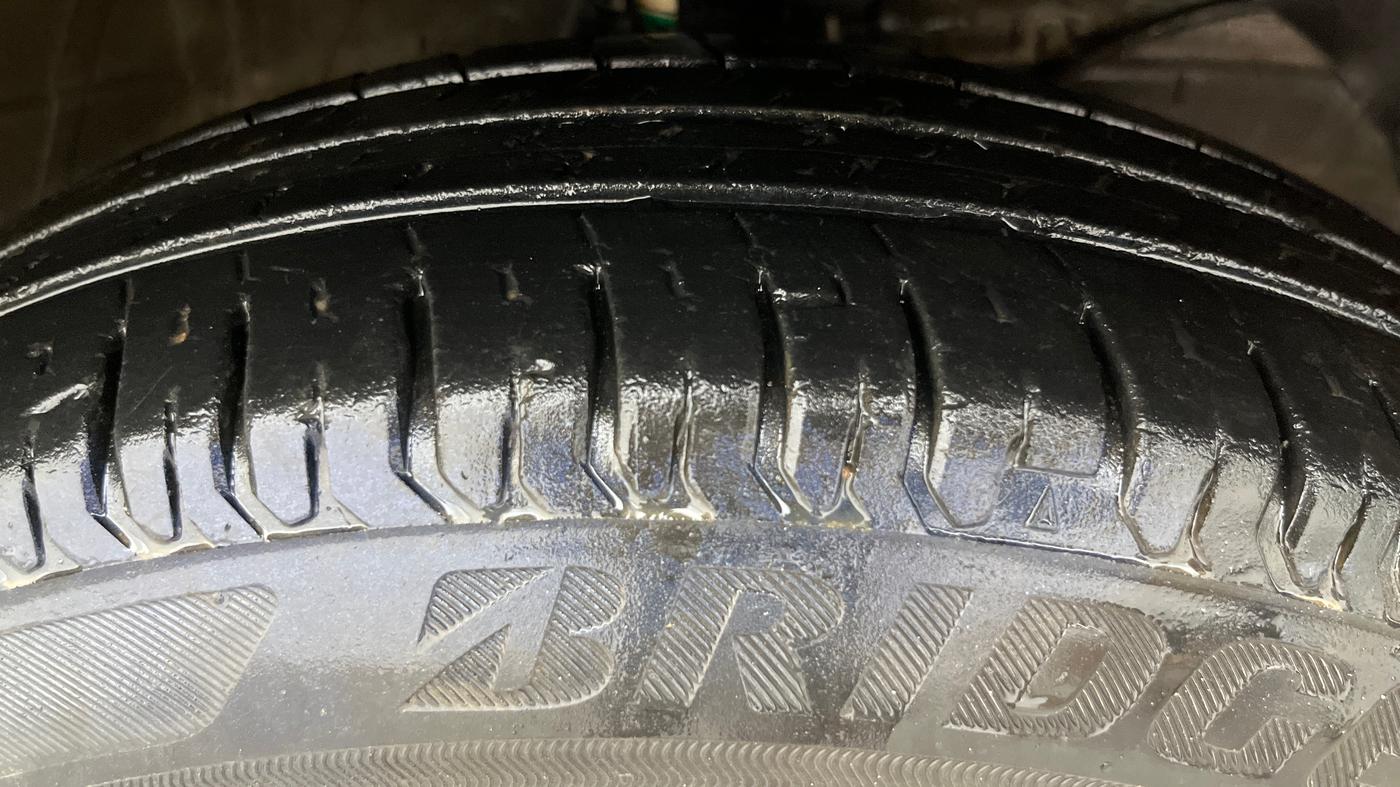 2020 Maruti Swift VXI, Petrol, Manual, 23,582 km, Right Front Tyre Tread
