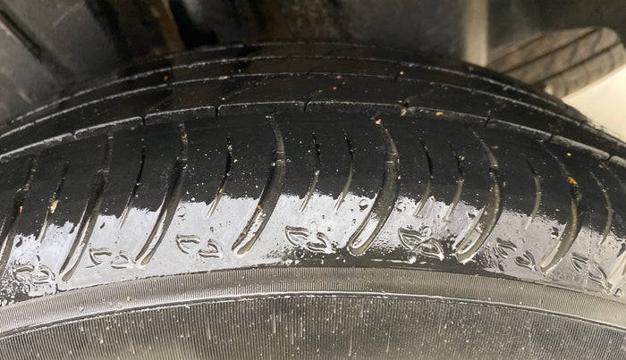 2022 Maruti XL6 ALPHA PLUS AT, Petrol, Automatic, 42,211 km, Left Rear Tyre Tread