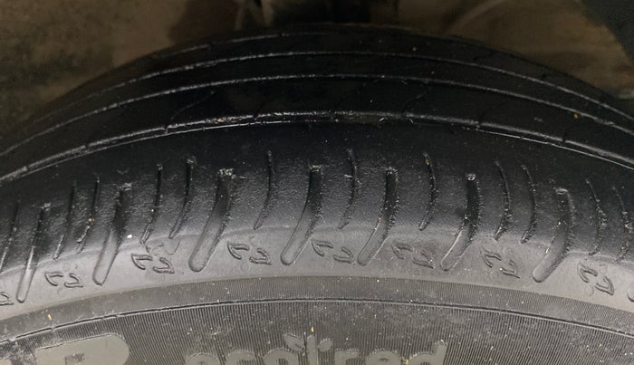 2022 Maruti XL6 ALPHA PLUS AT, Petrol, Automatic, 42,211 km, Right Front Tyre Tread