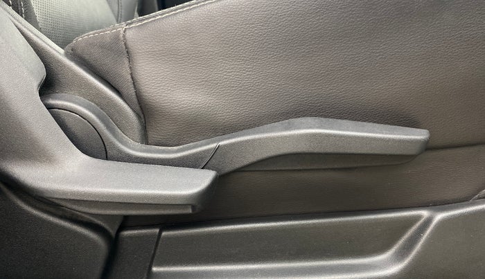 2022 Maruti XL6 ALPHA PLUS AT, Petrol, Automatic, 42,211 km, Driver Side Adjustment Panel