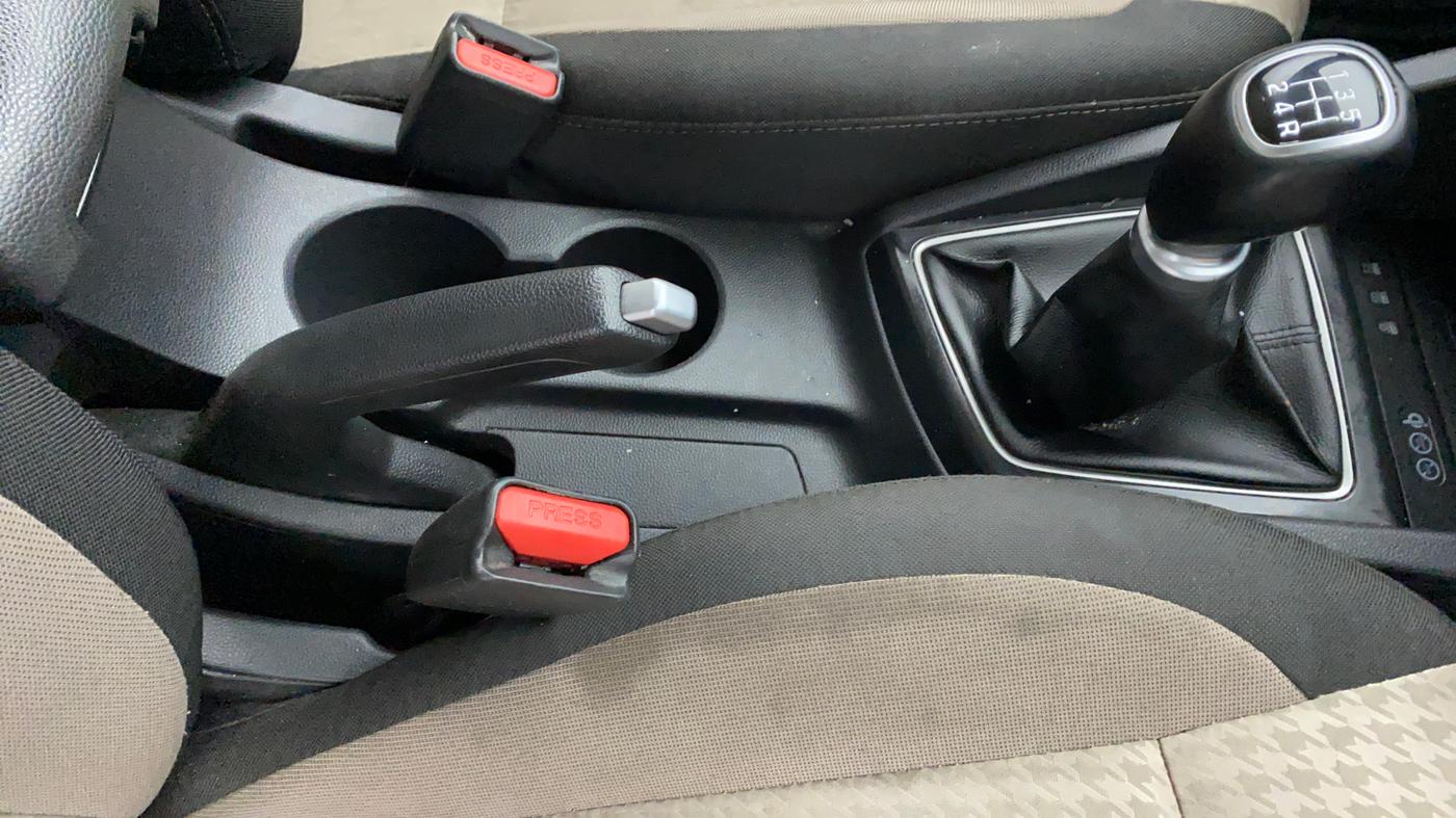 2019 Hyundai Elite i20 ASTA 1.2 (O), Petrol, Manual, 40,859 km, Gear Lever