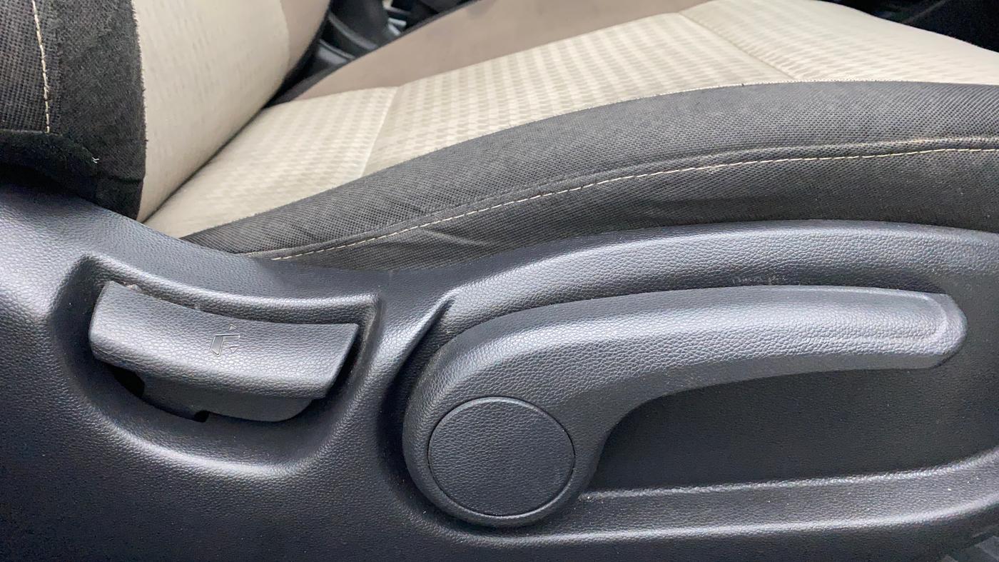 2019 Hyundai Elite i20 ASTA 1.2 (O), Petrol, Manual, 40,859 km, Driver Side Adjustment Panel