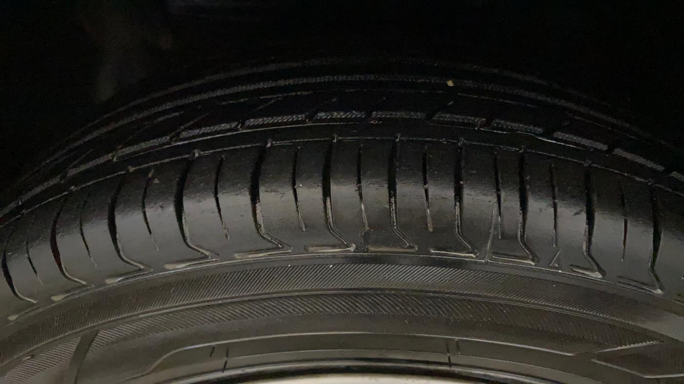 2015 Hyundai Elite i20 MAGNA 1.2, Petrol, Manual, 50 km, Left Front Tyre Tread