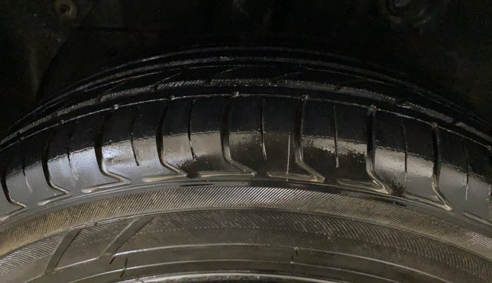 2015 Hyundai Elite i20 MAGNA 1.2, Petrol, Manual, 70,708 km, Right Rear Tyre Tread