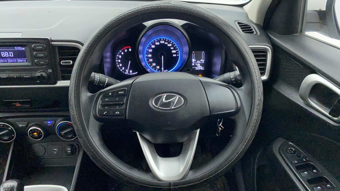 2019 Hyundai VENUE S 1.2, Petrol, Manual, 25,672 km, Steering Wheel Close Up