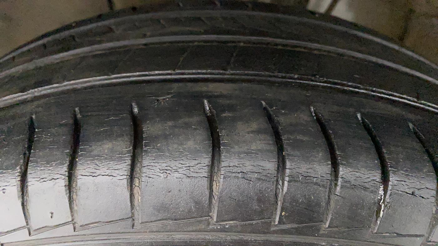 2019 Hyundai VENUE S 1.2, Petrol, Manual, 25,672 km, Left Front Tyre Tread