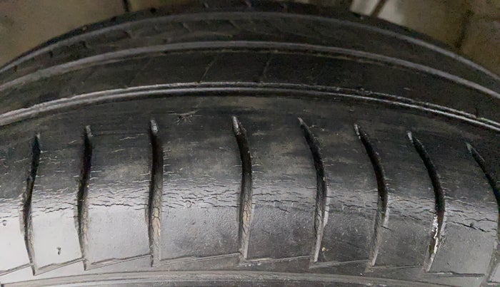2019 Hyundai VENUE S 1.2, Petrol, Manual, 25,672 km, Left Front Tyre Tread