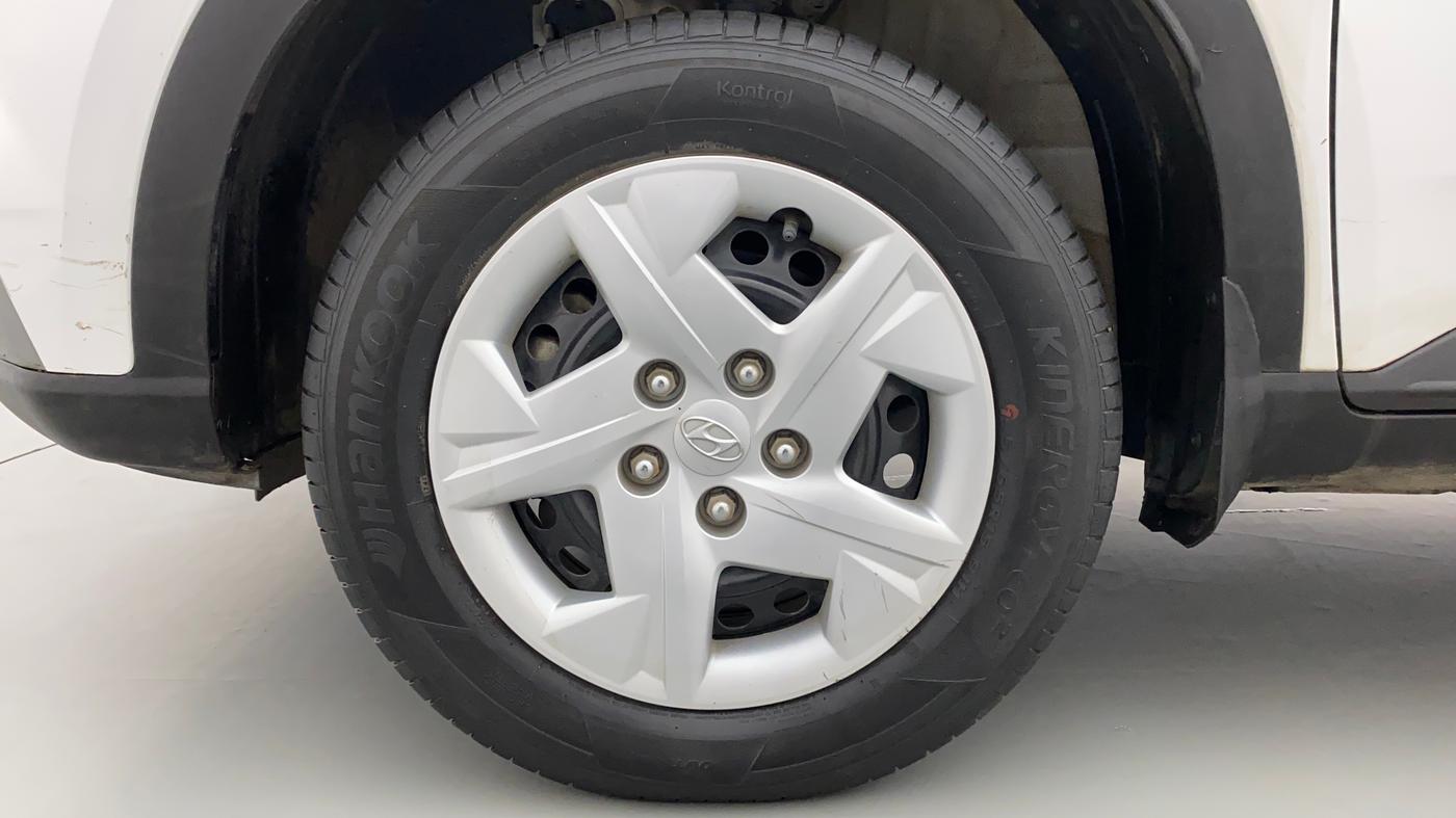 2019 Hyundai VENUE S 1.2, Petrol, Manual, 25,672 km, Left Front Wheel