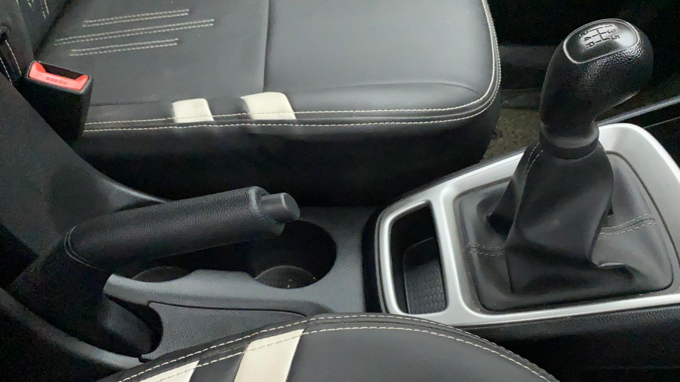 2019 Hyundai VENUE S 1.2, Petrol, Manual, 25,672 km, Gear Lever